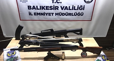 Balıkesir'de 45 Aranan Şahıstan, 24'ü Tutuklandı   
