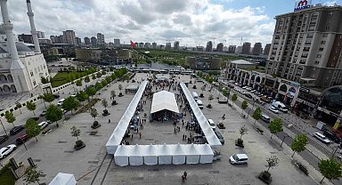 Başakşehir Belediyesi LGS tercih sürecinde gençlerin yanında