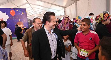 Başkan Yazıcı, Kırıkhan'daki konteyner kentleri ziyaret etti