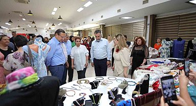 Bayraklılı kadınların el emeği ürünleri göz kamaştırdı