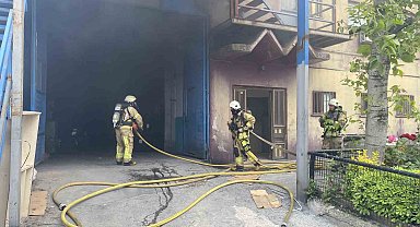 Beylikdüzü'nde jant kapağı üretimi yapan iş yerinde yangın