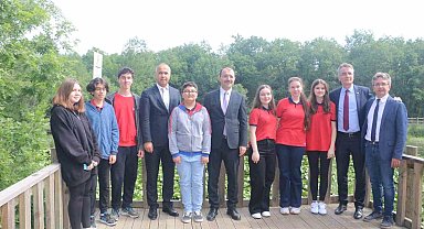 Biga'da deneme sınavlarında başarı gösteren öğrenciler ödüllendirildi