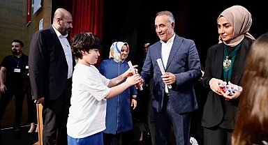 Bilim merkezi öğrencileri yılsonu etkinliğinde yeteneklerini sergiledi