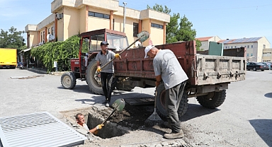  Burhaniye’de Mazgal Temizliği Yapılıyor   