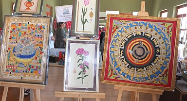 Burhaniye’de Minyatürler Göz Kamaştırdı   