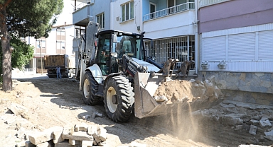 Burhaniye’de Sezon Öncesi Yol Çalışmaları 