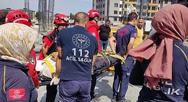 Burhaniye'de Vinç Kırıldı 1 Ölü, 1 Yaralı