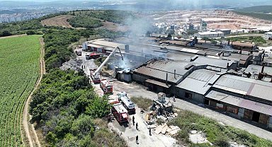 Bursa'da boya fabrikasında yangın: 2 yaralı