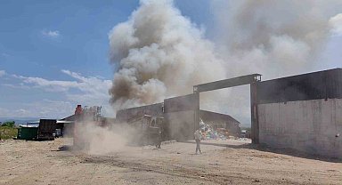 Bursa'da geri dönüşüm tesisinde korkutan yangın