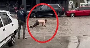 Bursa'da sel hayatı felç etti: Sokaklar ve caddeler göle döndü