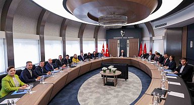 CHP'de yeni MYK ilk kez toplandı