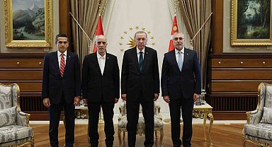 Cumhurbaşkanı Erdoğan, Bakan Işıkhan ile TİSK Başkanı Akkol ve Türk-İş Başkanı Atalay'ı kabul etti
