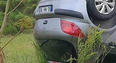 Erdek - Bandırma Karayolunda Bir Araç Virajı Alamayarak Takla Attı