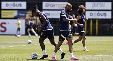 Fenerbahçe'de kupa maçı hazırlıkları sürüyor