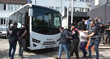 Genç kızları katalog üzerinden fuhşa sürüklüyorlardı...17 zanlı adliyeye sevk edildi