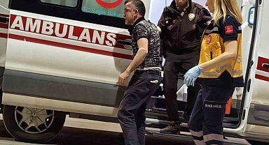 Gençlerden uyuşturucu taciri olduğunu iddia ettikleri şahsa meydan dayağı kamerada