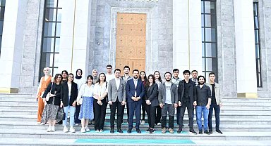 Hukuk Fakültesi öğrencilerinden Yargıtay Başkanı Akarca'ya ziyaret