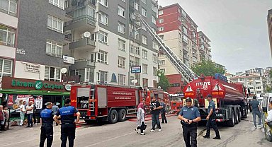 Küle dönen apartman dairesinden 78 yaşındaki kadının cansız bedeni çıktı