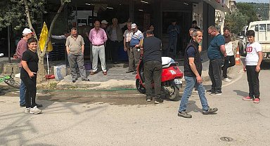 Motosikletin içinden 1 metrelik yılan çıktı