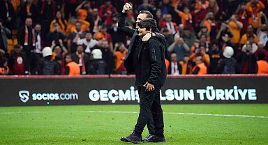 Okan Buruk ve oğlu Ali Yiğit'in şampiyonluk sevinci