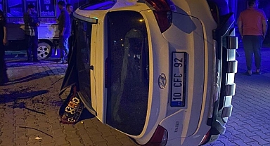 Park Halindeki Kamyonete Çarparak Yan Yattı 