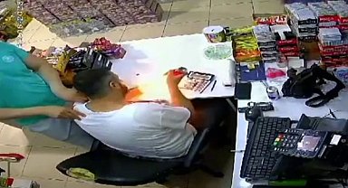 Pendik'te çakmak gazı bir anda alev aldı