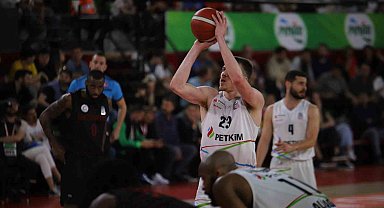 Peyton Aldridge, bir sezon daha Petkimspor'da