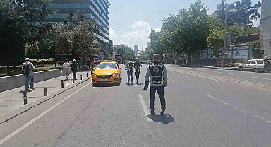 Şişli'de taksi denetimi: Ruhsatı olmadığı tespit edilen bir taksi trafikten men edildi