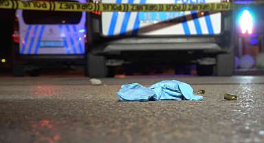 Sokakta yürürken silahlı saldırıya uğradı