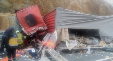 Son Dakika: Balıkesir'de Tır Kazası: 1 Ölü