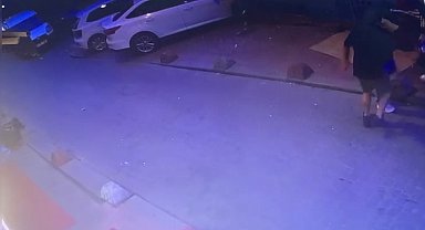 Taksim'de Norveç Vatandaşı Gence Gasp Kameraya Yansıdı