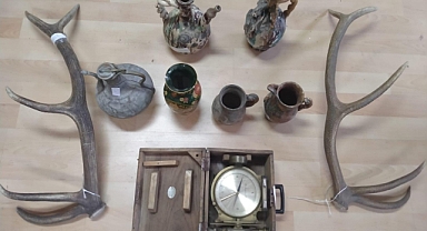 Tarihi Eser Operasyonunda Ele Geçirilenler Polisi Bile Şaşırttı 