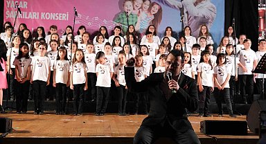 Ustalara Saygı Gecesi'nde Yaşar sahne aldı