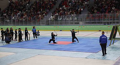 Zeytinburnu Belediyesi Kış Spor Okulları'nın kapanış programı gerçekleştirildi
