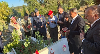 15 Temmuz Şehidi Turgut Solak'ın Kabrine Ziyaret   