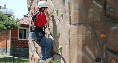 Adrenalin tutkunlarının yeni adresi Küçükçekmece'deki macera parkları