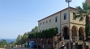 Altınoluk’ta Kundakçı Dede Cami İlgi Görüyor 