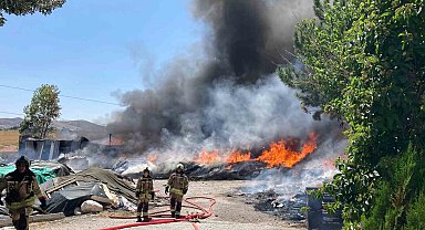 Ankara'da yatak fabrikası kül oldu