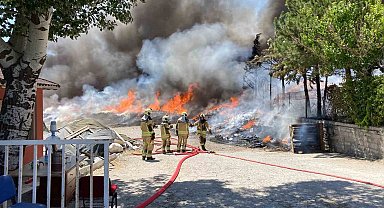 Ankara'da yatak fabrikasında yangın