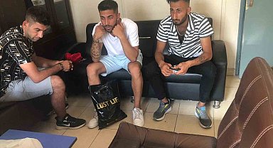Askere gideceğini söyleyerek para toplayan 3 kişi yakalandı