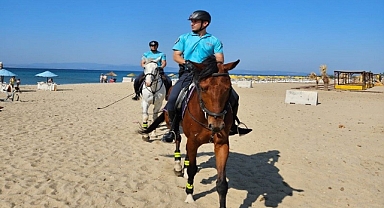 Ayvalık'ta Atlı Jandarmalar Görev Yapıyor 