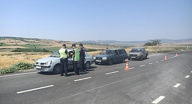 Balıkesir'de Polisten Aranan Şahıslara Yönelik Operasyon   