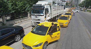Başkent'te tarife yenilendi, taksiciler güncelleme için uzun kuyruklar oluşturdu