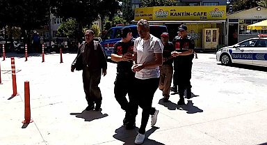 Birinin ölümüne diğerinin yaralanmasına neden olan sürücüler adliyeye sevk edildi