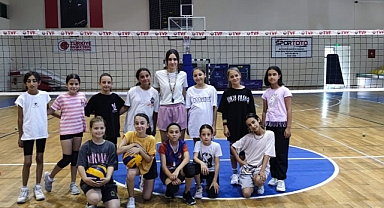 Burhaniye’de Yaz Spor Okulları Açıldı   