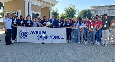 Dövüş Sporlarında Avrupa Şampiyonluğu getiren gençlere gurur karşılaması