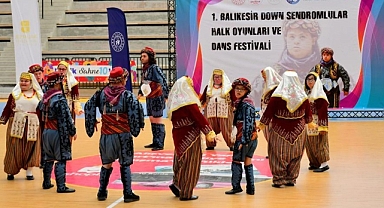 Down Sendromlu Çocuklar Yeteneklerini Gösterdi   