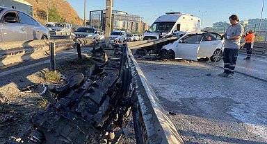 E-5 Karayolu'nda Otomobil Bariyere Ok Gibi Saplandı: 1 Ölü