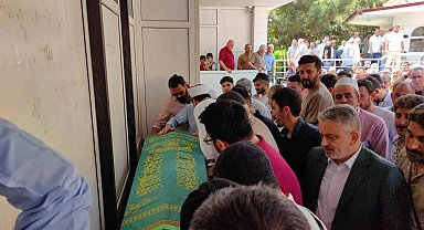 Gölde Boğulan Gencin Cenazesi Gözyaşları İçinde Kaldırıldı