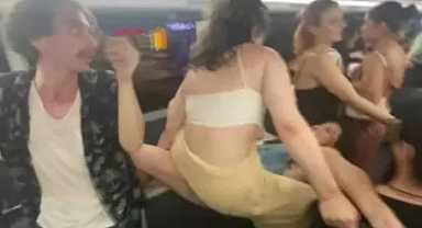 İETT Otobüsünü Diskoya Çevirdiler